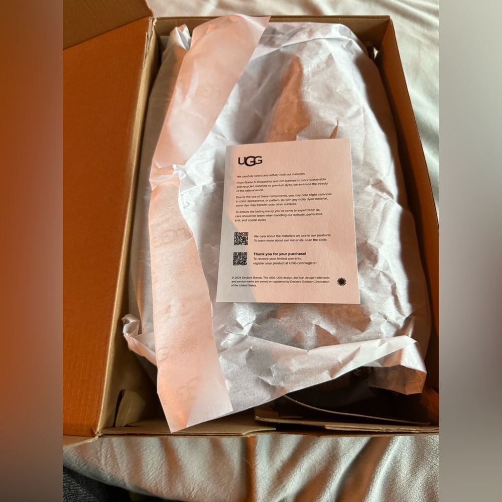 UGG Tasman Maxi Curly Shearling Slipper New in Box - Picture 6 of 10